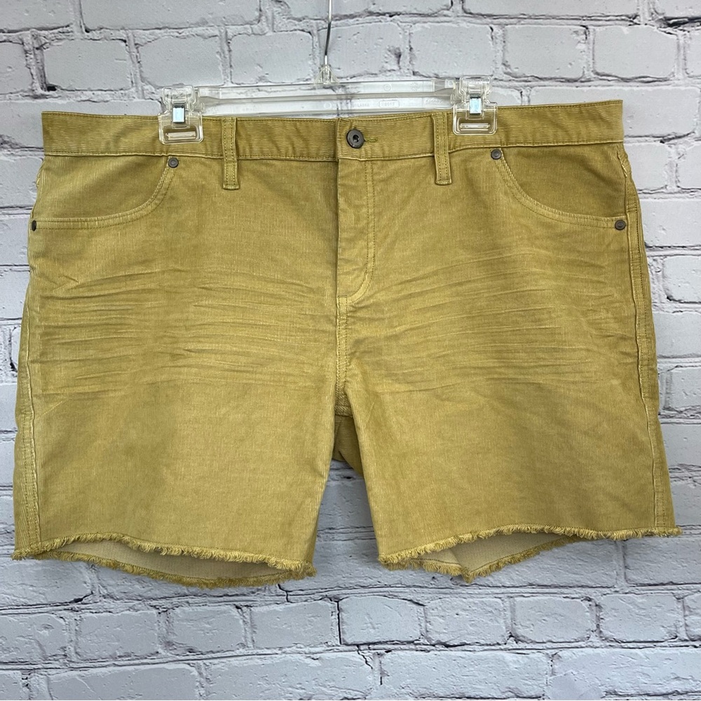 Carve Designs 'Oahu' High Rise 6” Raw Hem Corduroy Shorts Cumin Sz 16 - Picture 3 of 13
